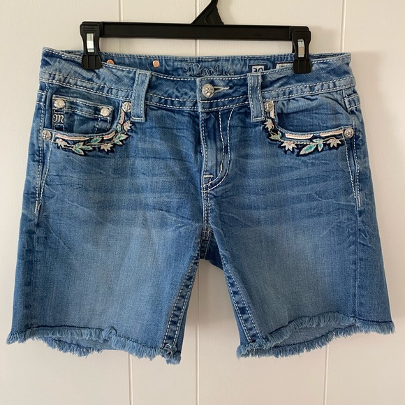 Miss Me Signature Mid Shorts Embellished Birds Size 30 - Picture 2 of 13